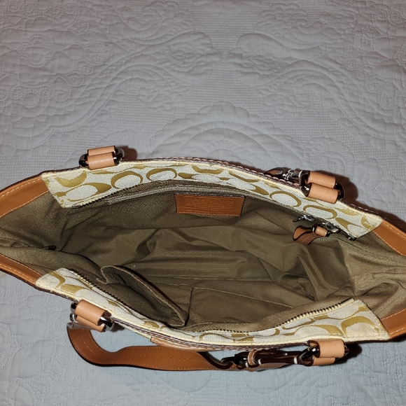 Purse - Picture 3 of 3